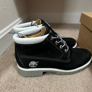 Womens size 8 Timbaland boots